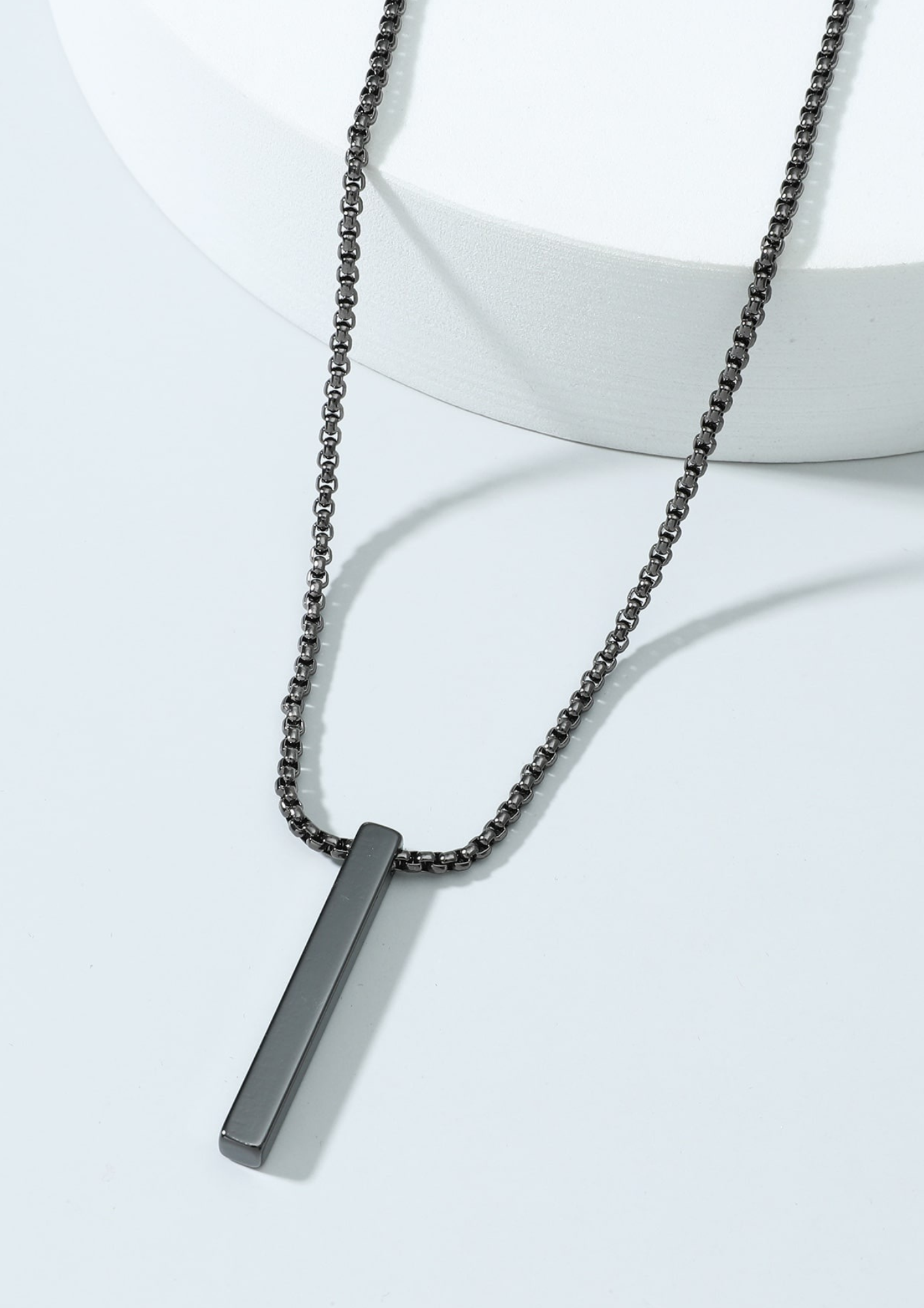 Collar con dije de barra