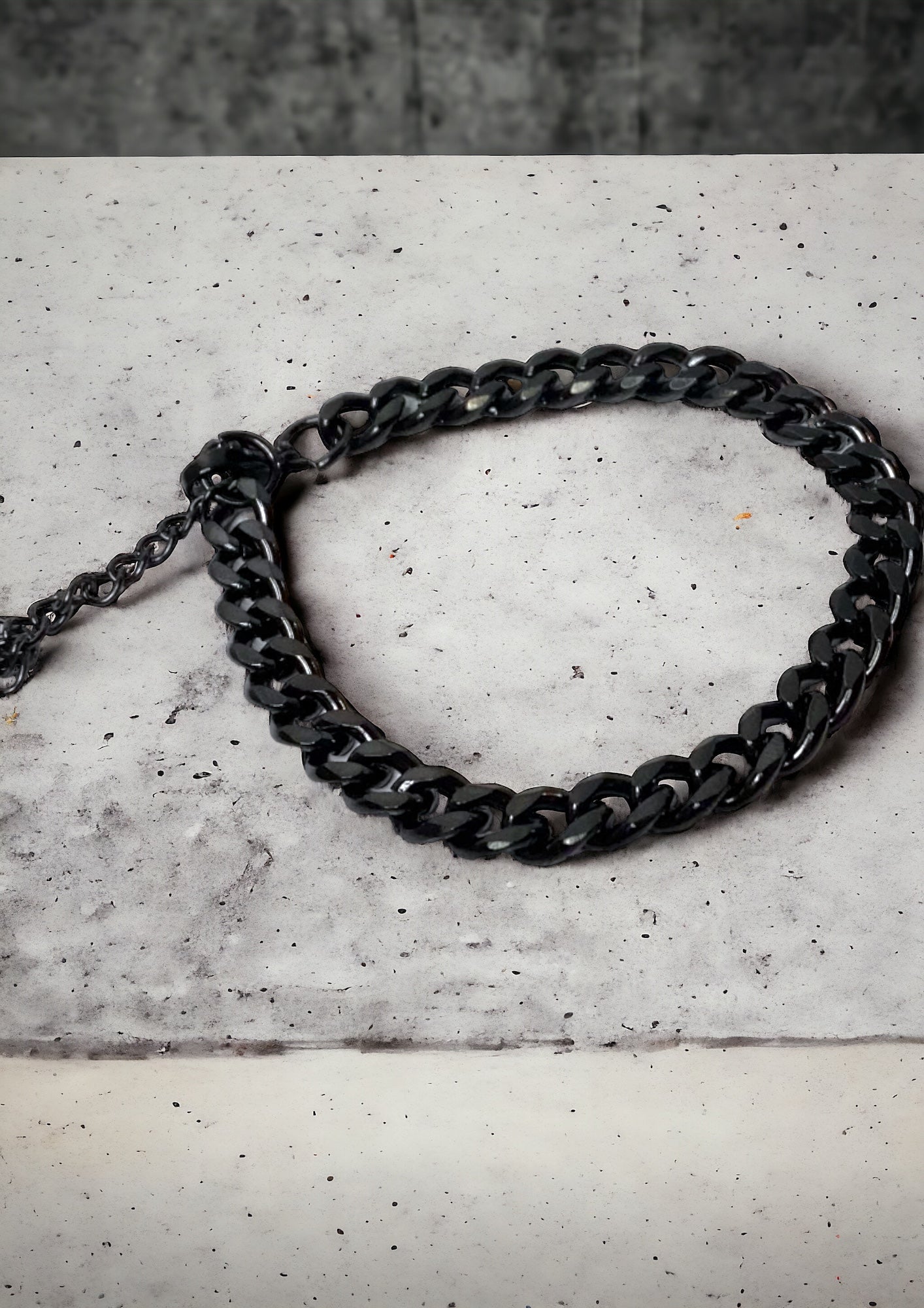 Pulsera cubana 7MM / Dorado / Negro
