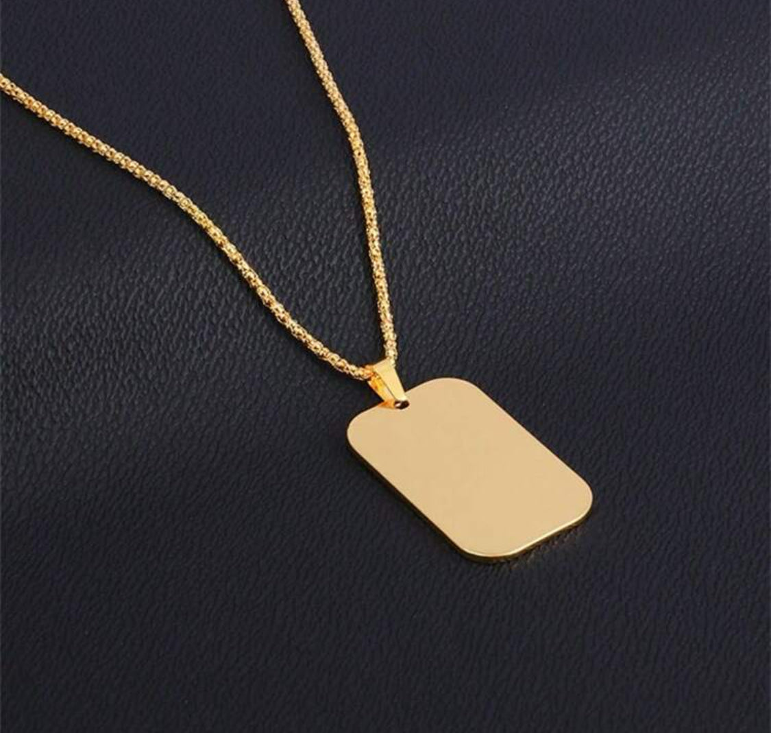 Collar con dije militar
