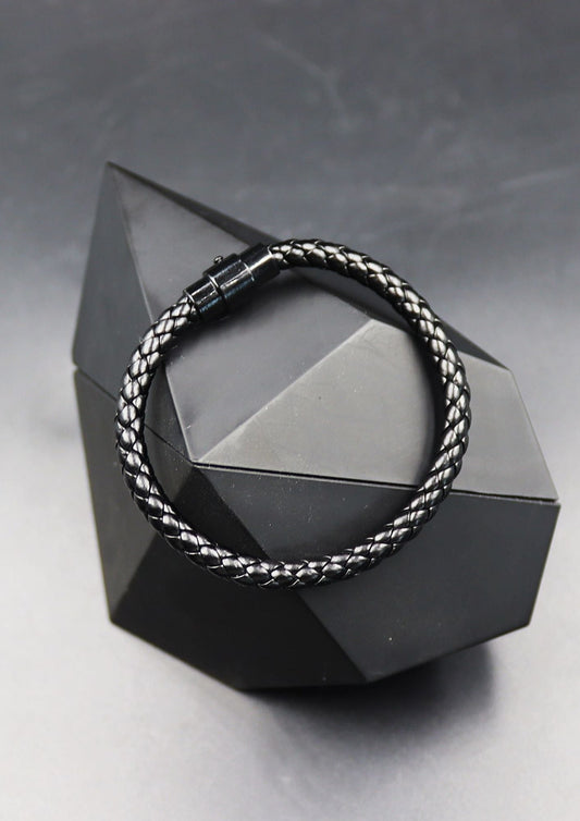Pulsera minimalista de cuero