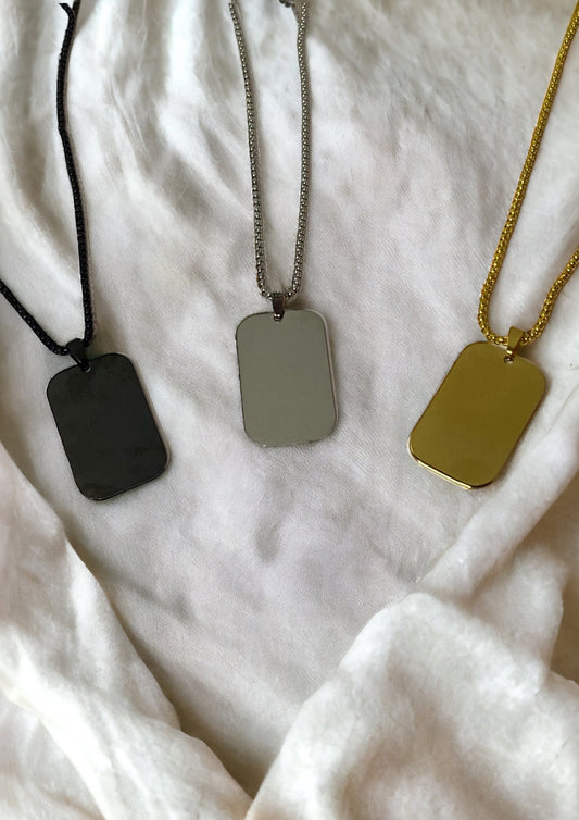 Collar con dije militar